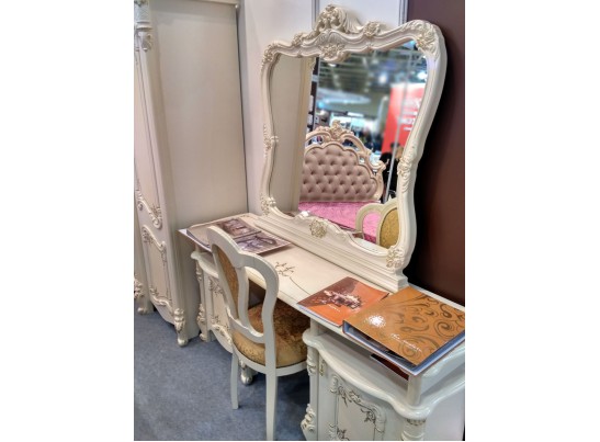 Туалетный стол "Рафаэлла"