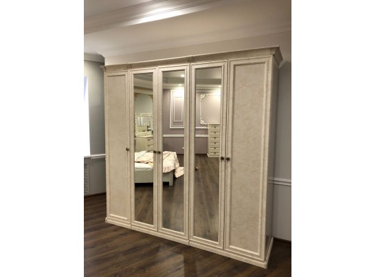 Шкаф 6-ти ств (2+2+2) с зеркалом "Афина" крем корень