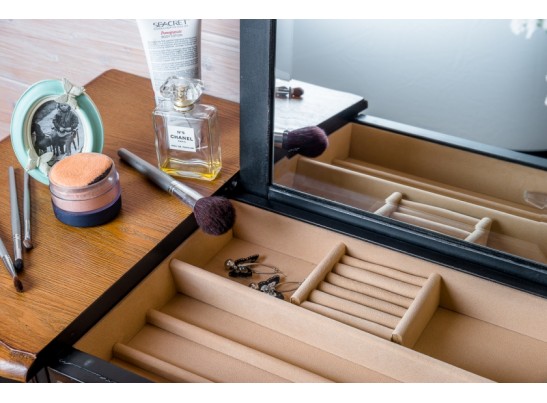 Макияжный столик с зеркалом ST9109N (черный сапфир)