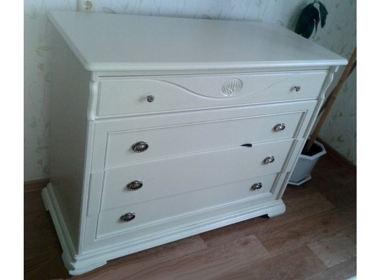 Спальный гарнитур Лика в цвете белая эмаль из натурального дерева 2