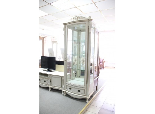 Шкаф с витриной Луи 3 полки ММ-240-01