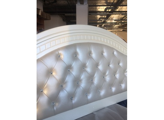 Спальный гарнитур Венера 160 бежевый