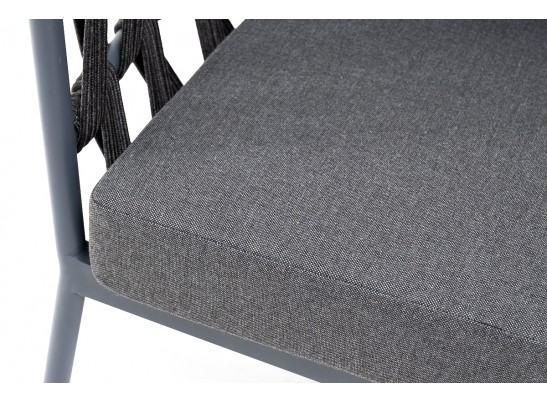 "Диего" кресло плетеное из роупа, каркас алюминий темно-серый (RAL7024) муар, роуп темно-серый круглый, ткань темно-серая 027 в Кургане