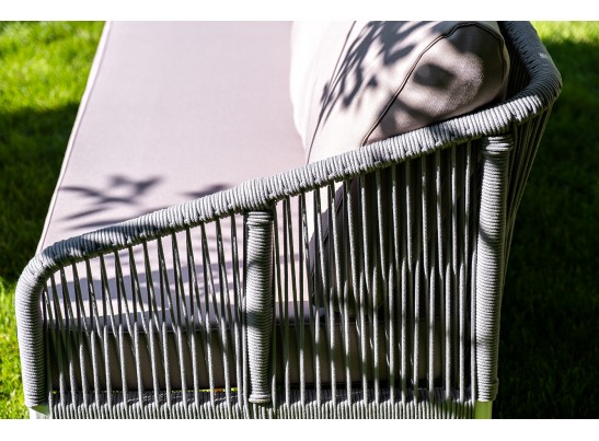 "Канны" диван 2-местный плетеный из роупа, каркас алюминий белый, роуп светло-серый, ткань светло-серая в Кургане