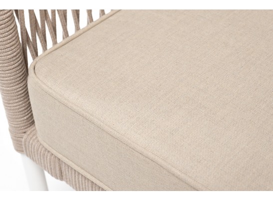 "Канны" кресло плетеное из роупа, каркас алюминий белый, муар, роуп бежевый круглый, ткань бежевая 035 в Кургане