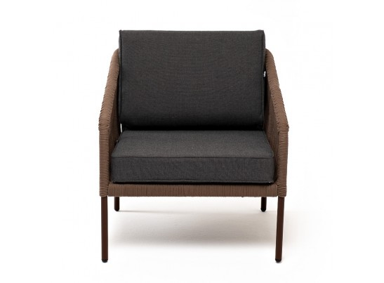 "Канны" кресло плетеное из роупа, каркас алюминий коричневый (RAL8016) муар, роуп коричневый круглый, ткань темно-серая 027 в Кургане