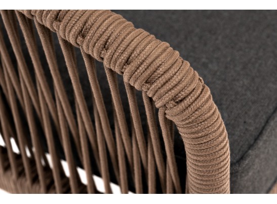 "Канны" кресло плетеное из роупа, каркас алюминий коричневый (RAL8016) муар, роуп коричневый круглый, ткань темно-серая 027 в Кургане