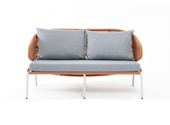 "Милан" диван 2-местный плетеный из роупа, каркас алюминий светло-серый (RAL7035) муар, роуп оранжевый меланж круглый, ткань светло-серая в Кургане