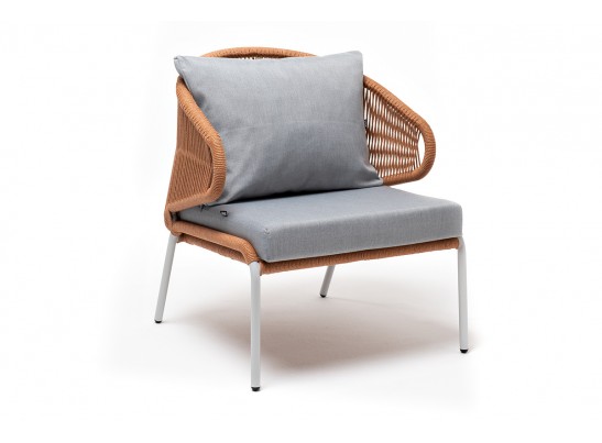 "Милан" кресло плетеное из роупа, каркас алюминий светло-серый (RAL7035) муар, роуп оранжевый меланж круглый, ткань светло-серая в Кургане