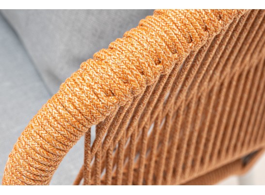 "Милан" кресло плетеное из роупа, каркас алюминий светло-серый (RAL7035) муар, роуп оранжевый меланж круглый, ткань светло-серая в Кургане