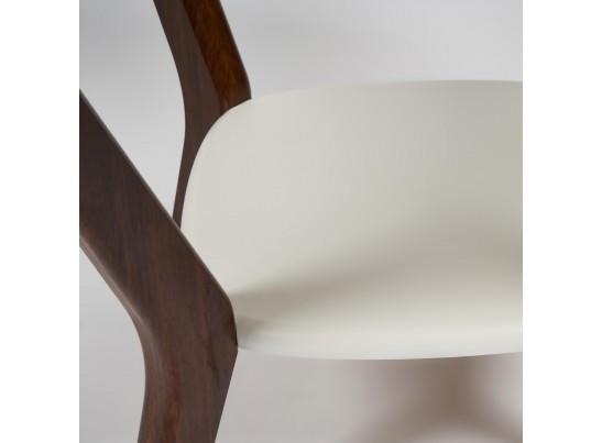 Стол журнальный GOODWIN