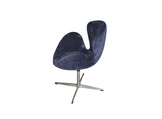 Кресло SWAN CHAIR с переобивкой в Кургане