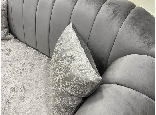 Диван трехместный Лорена белый матовый БП (ткань: благородный серый)