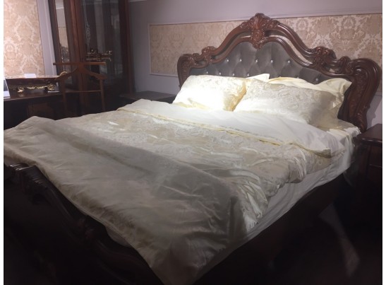 Кровать двуспальная Илона 1.8 караваджо с мягким изголовьем