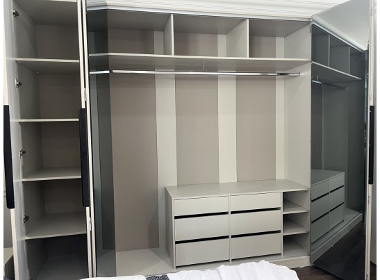 Шкаф Стелла 6-створчатый с зеркалом светло серый камень