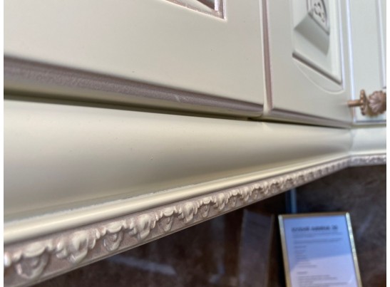 Кухня Афина 30 (3,9*2,6 м) крем/фиолетовая патина