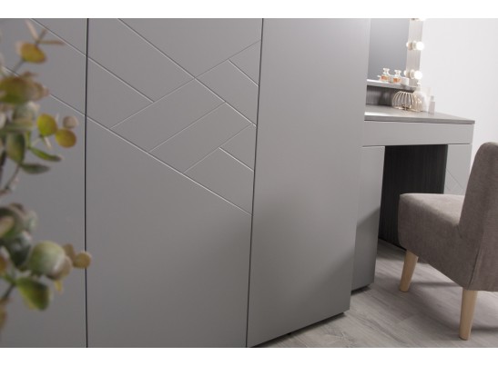 Шкаф 3-х створчатый GENEVA