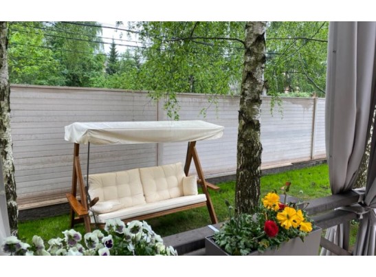 Качели Lyon с бежевыми подушками в Кургане