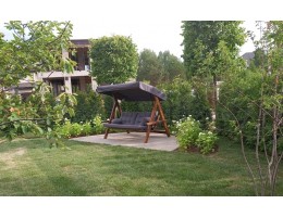 Деревянные качели Lyon с серыми подушками