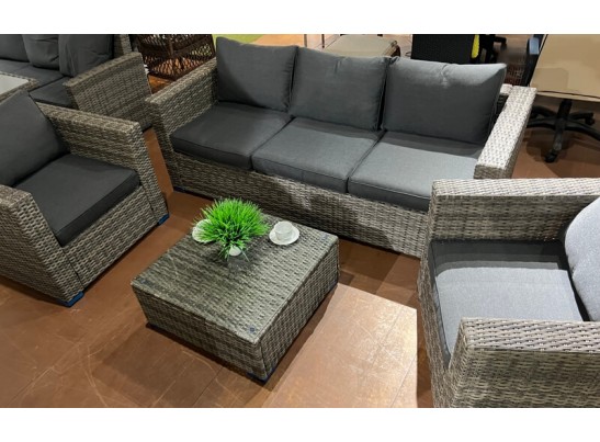 Лаунж-зона KARL с трёхместным диваном (серая) в Кургане