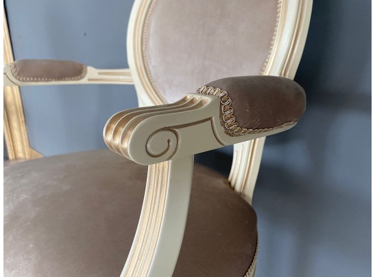 Стул с подлокотниками Медальон (слоновая кость, патина золото)