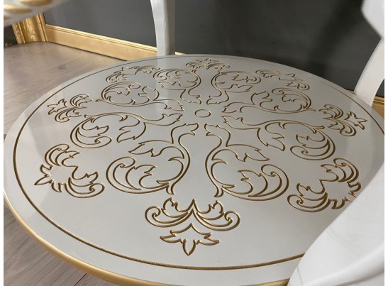 Стол журнальный круглый Жасмин (белый, патина золото)