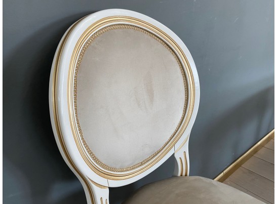 Стул Медальон (белый, патина золото)