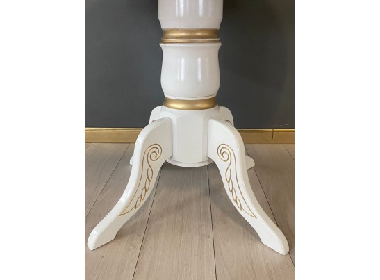 Стол круглый раскладной Верона (белый, патина золото) шпон