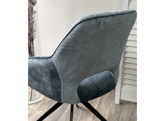 Стул BERRIES 360 град. Синий Loris-37, велюр/ темно-синий 7525-56, велюр/ черный каркас, DISAUR