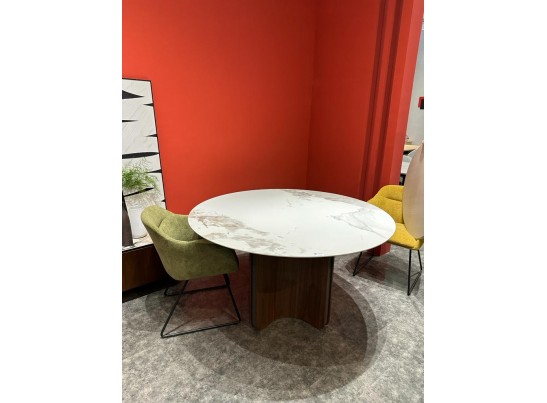 Стол CASTELA 135 Белый мрамор CA071, керамика / Орех, ®DISAUR в Кургане