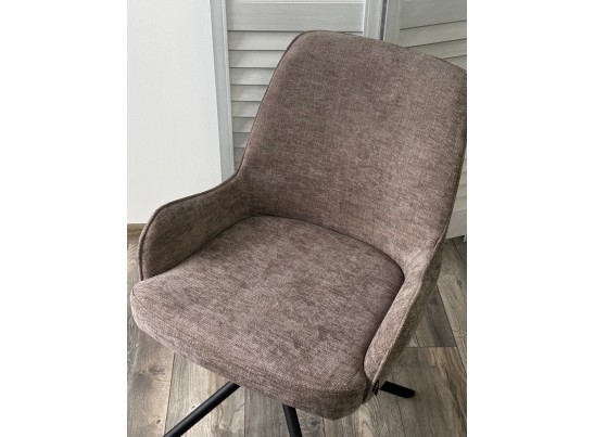 Стул ЛУИДЖИ ДАНС 180 град. поворотный, NORDIC 35 Серо-коричневый / Черный каркас, в Кургане