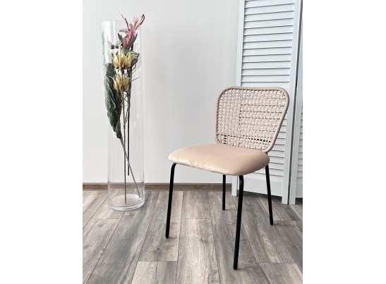 Стул JUNO G062-03 светлый беж, велюр / черный каркас в Кургане