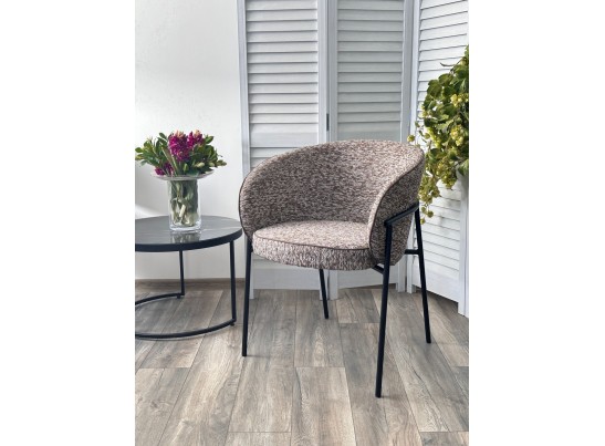 Стул GUST цвет бежевый TOPIC 410 / черный каркас / Товарный знак DISAUR в Кургане