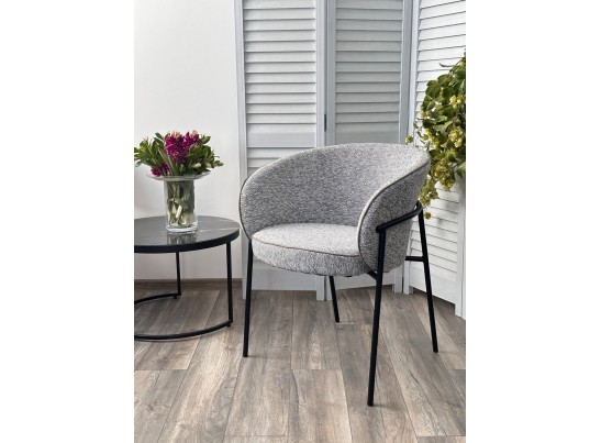 Стул GUST цвет светло-серый TOPIC 451 / черный каркас / Товарный знак DISAUR в Кургане