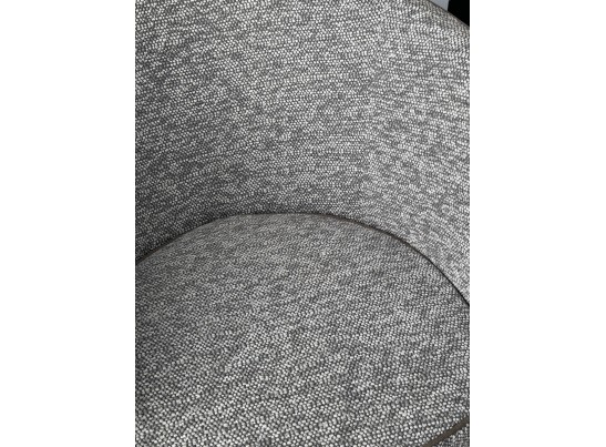 Стул GUST цвет светло-серый TOPIC 451 / черный каркас / Товарный знак DISAUR в Кургане