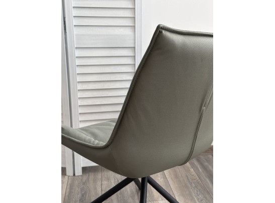 Стул ОСЛО Atmocfera 695 Зеленый / Orakul 695 Зеленый / Черный каркас M-City в Кургане