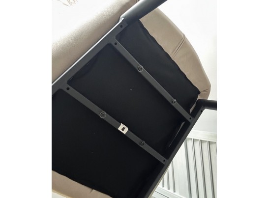 Стул ВОЛКАНО (VOLCANO) Белый Wales-101, ткань/светло-беж Maison 09, экокожа/ черный каркас, DISAUR в Кургане