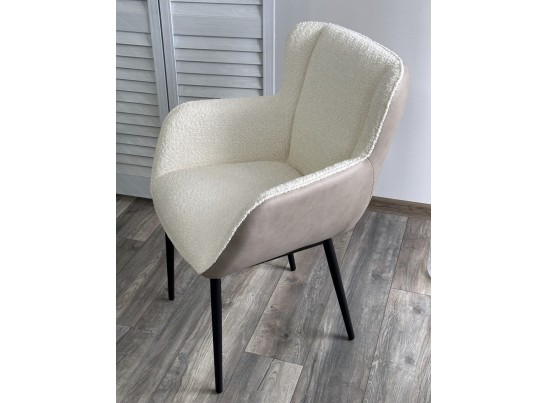 Стул ВОЛКАНО (VOLCANO) Белый Wales-101, ткань/светло-беж Maison 09, экокожа/ черный каркас, DISAUR в Кургане