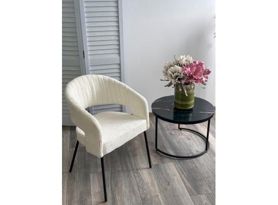 Стул SNUG 3018-01 белый, шенилл / черный каркас, ®DISAUR в Кургане