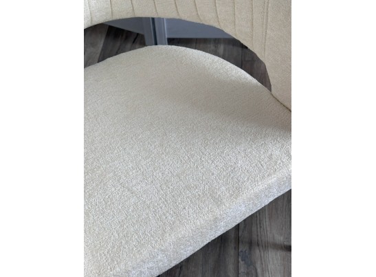 Стул SNUG 3018-01 белый, шенилл / черный каркас, ®DISAUR в Кургане