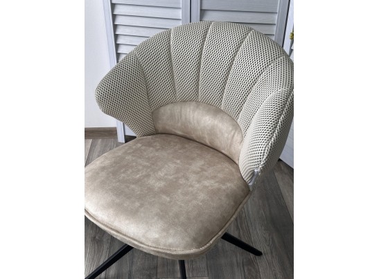 Стул ASTRA 360 град. поворот Белый Sonic 23 ткань / 7525-01 велюр / черный каркас, ®DISAUR