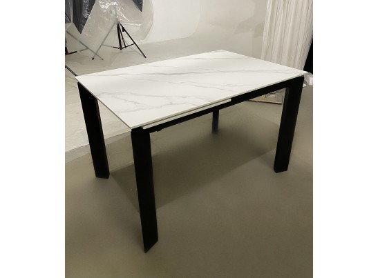 Стол CORNER 120 MATT WHITE MARBLE SOLID CERAMIC / BLACK, ®DISAUR в Кургане