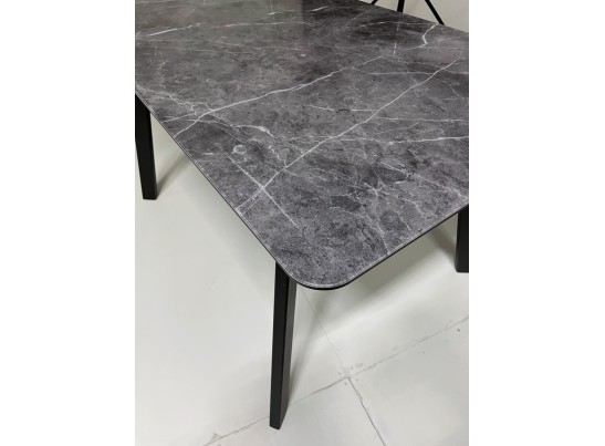 Стол АРУБА 140 Серый мрамор СКОРПИО , стекло / черный каркас в Кургане