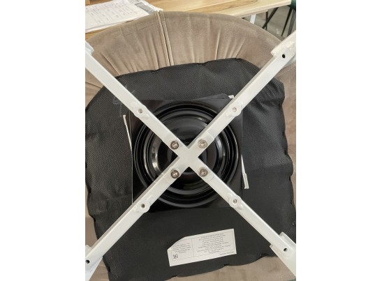 Стул MAVERICK 360 град. поворот. BLUVEL-40 BEIGE/ белый каркас, в Кургане