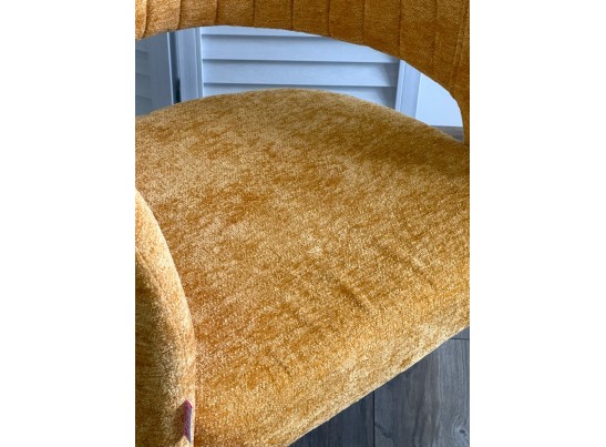 Стул SNUG 3018-08 горчичный, шенилл / черный каркас, ®DISAUR в Кургане